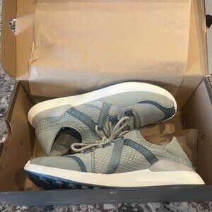 Olukai womens golf shoes * New